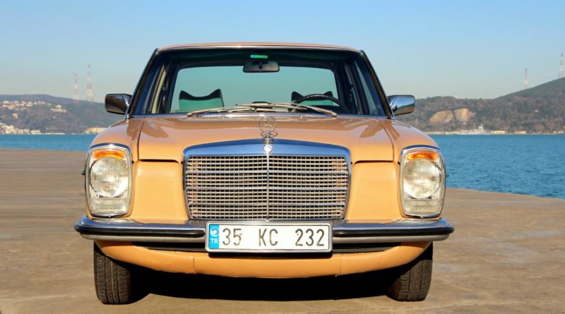 SATILDI 1976 W115 Mercedes-Benz 230.4